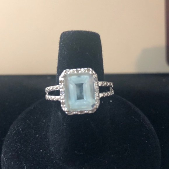 Jewelry - Blue sapphire ring